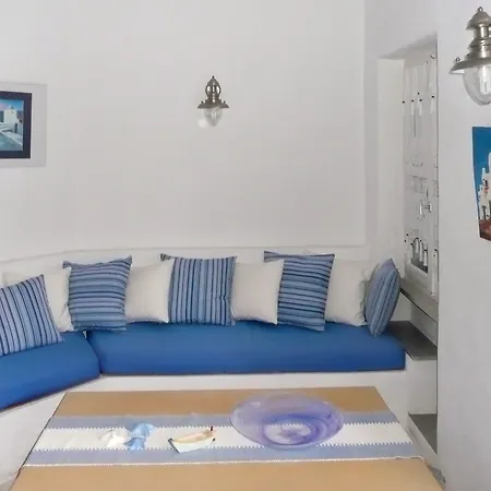 Cycladic-style On With 3 Bedrooms, Sunny Terrace, Shared S Villa Páros